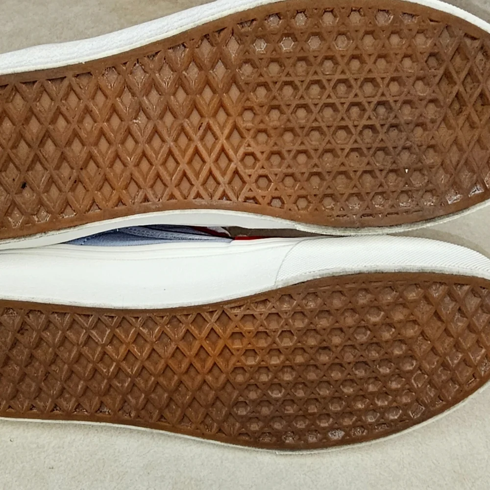 Custom Vans - Picture 3 of 5